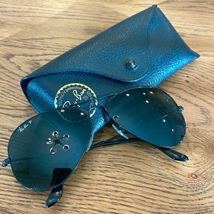 Black Ray Ban Aviators